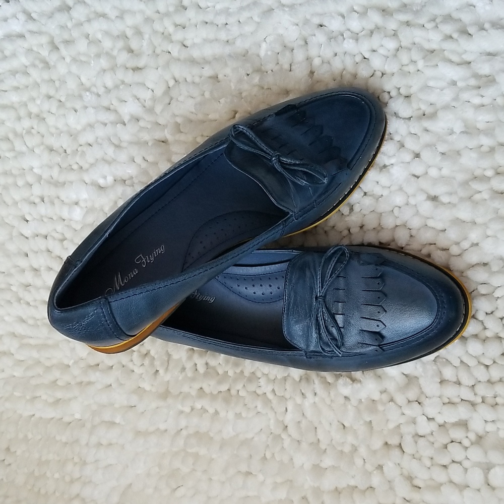 Mona Flying Womens Blue Flat- SZ 42 (10)